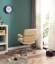 Load image into Gallery viewer, Customizable Vintage Lounge Chairs - iDeaHome